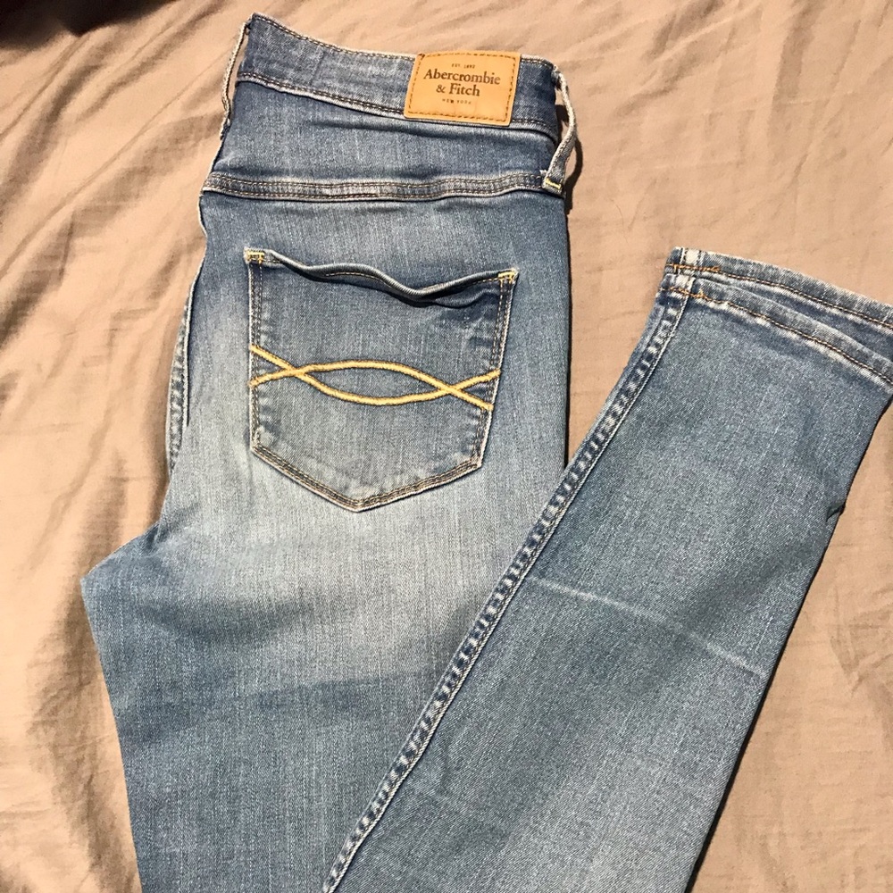 Abercombie & Fitch skinny jeans size 6